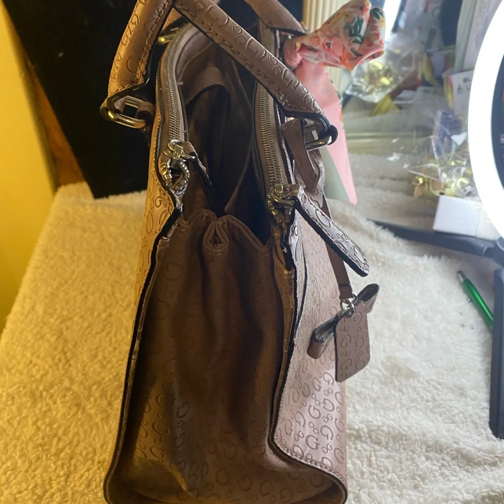Guess Taupe Tan Satchel with Floral 🧣 scarf Large Hand bag